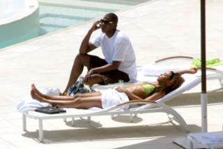 Beyoncé feet photo thumbnail
