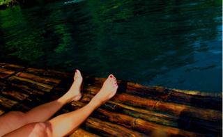 Beyoncé feet photo thumbnail