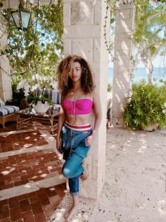 Beyoncé feet photo thumbnail