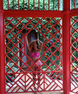 Beyoncé feet photo thumbnail