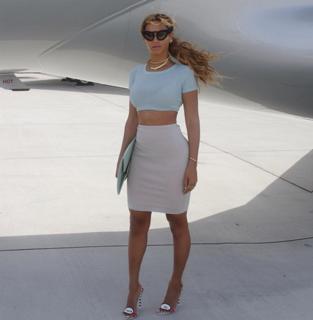 Beyoncé feet photo thumbnail