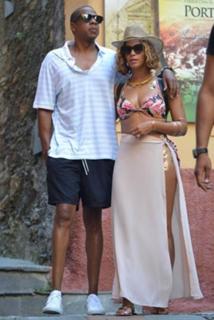 Beyoncé feet photo thumbnail