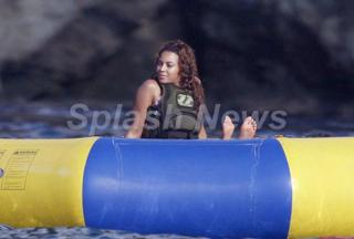 Beyoncé feet photo thumbnail