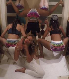 Beyoncé feet photo thumbnail