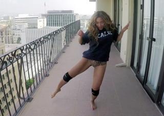 Beyoncé feet photo thumbnail