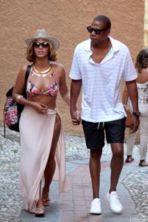 Beyoncé feet photo thumbnail