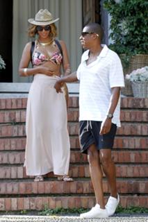 Beyoncé feet photo thumbnail