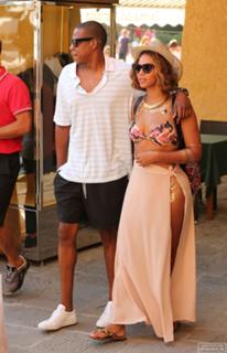 Beyoncé feet photo thumbnail