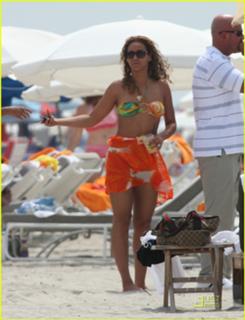 Beyoncé feet photo thumbnail