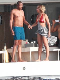 Beyoncé feet photo thumbnail