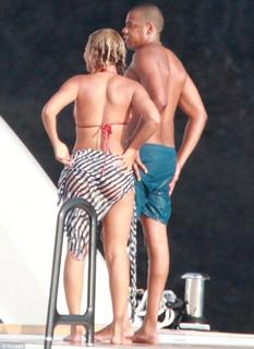 Beyoncé feet photo thumbnail