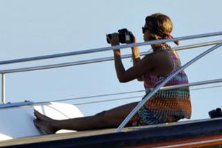 Beyoncé feet photo thumbnail