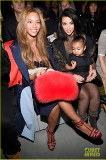 Beyoncé feet photo thumbnail