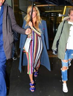 Beyoncé feet photo thumbnail