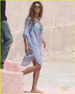 Beyoncé feet photo thumbnail