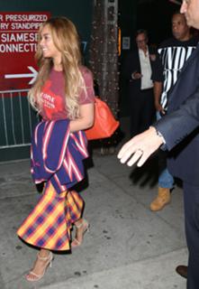 Beyoncé feet photo thumbnail