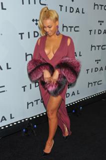 Beyoncé feet photo thumbnail