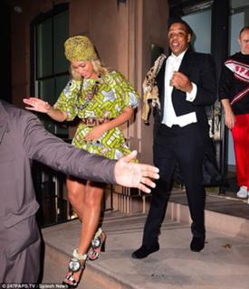 Beyoncé feet photo thumbnail