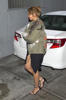 Beyoncé feet photo thumbnail