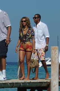 Beyoncé feet photo thumbnail