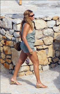 Beyoncé feet photo thumbnail