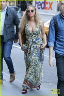 Beyoncé feet photo thumbnail