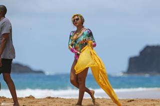 Beyoncé feet photo thumbnail