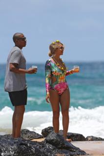 Beyoncé feet photo thumbnail