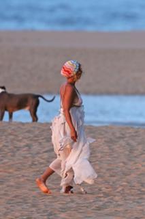 Beyoncé feet photo thumbnail