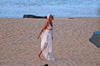Beyoncé feet photo thumbnail