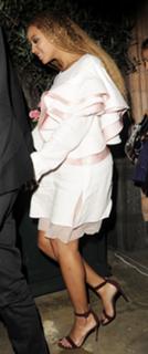 Beyoncé feet photo thumbnail
