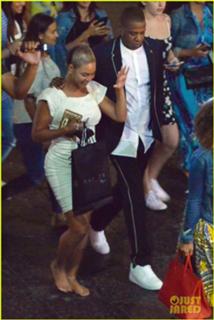 Beyoncé feet photo thumbnail