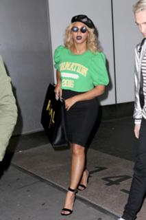 Beyoncé feet photo thumbnail
