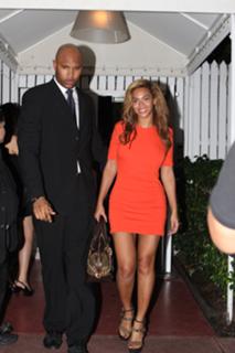Beyoncé feet photo thumbnail