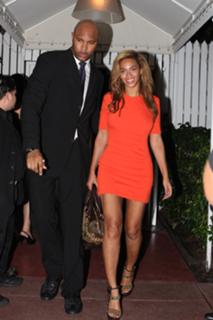 Beyoncé feet photo thumbnail