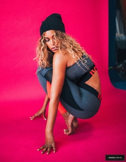 Beyoncé feet photo thumbnail