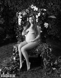 Beyoncé feet photo thumbnail