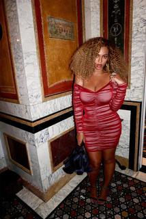Beyoncé feet photo thumbnail