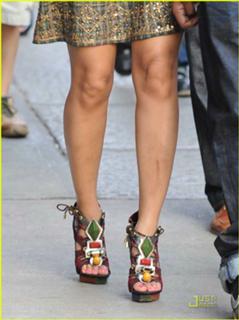 Beyoncé feet photo thumbnail