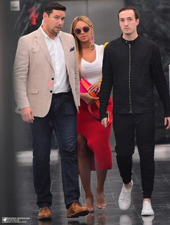 Beyoncé feet photo thumbnail