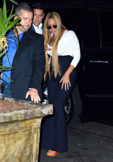 Beyoncé feet photo thumbnail