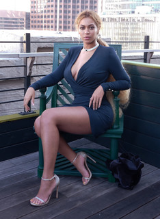 Beyoncé feet photo thumbnail