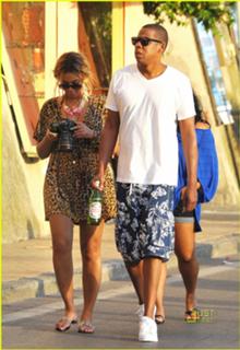 Beyoncé feet photo thumbnail