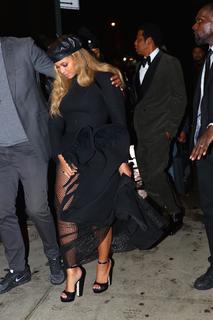 Beyoncé feet photo thumbnail