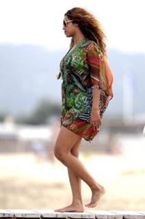 Beyoncé feet photo thumbnail