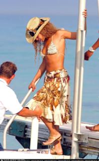 Beyoncé feet photo thumbnail