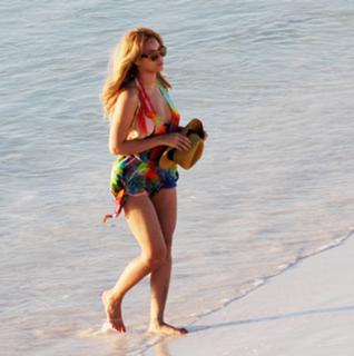 Beyoncé feet photo thumbnail