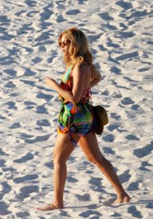 Beyoncé feet photo thumbnail