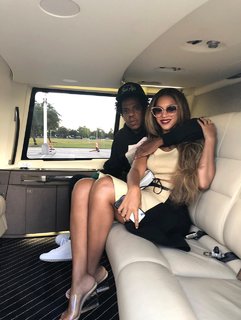 Beyoncé feet photo thumbnail