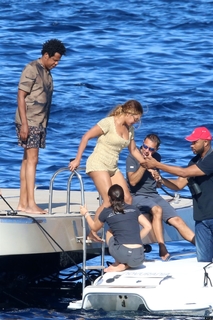 Beyoncé feet photo thumbnail